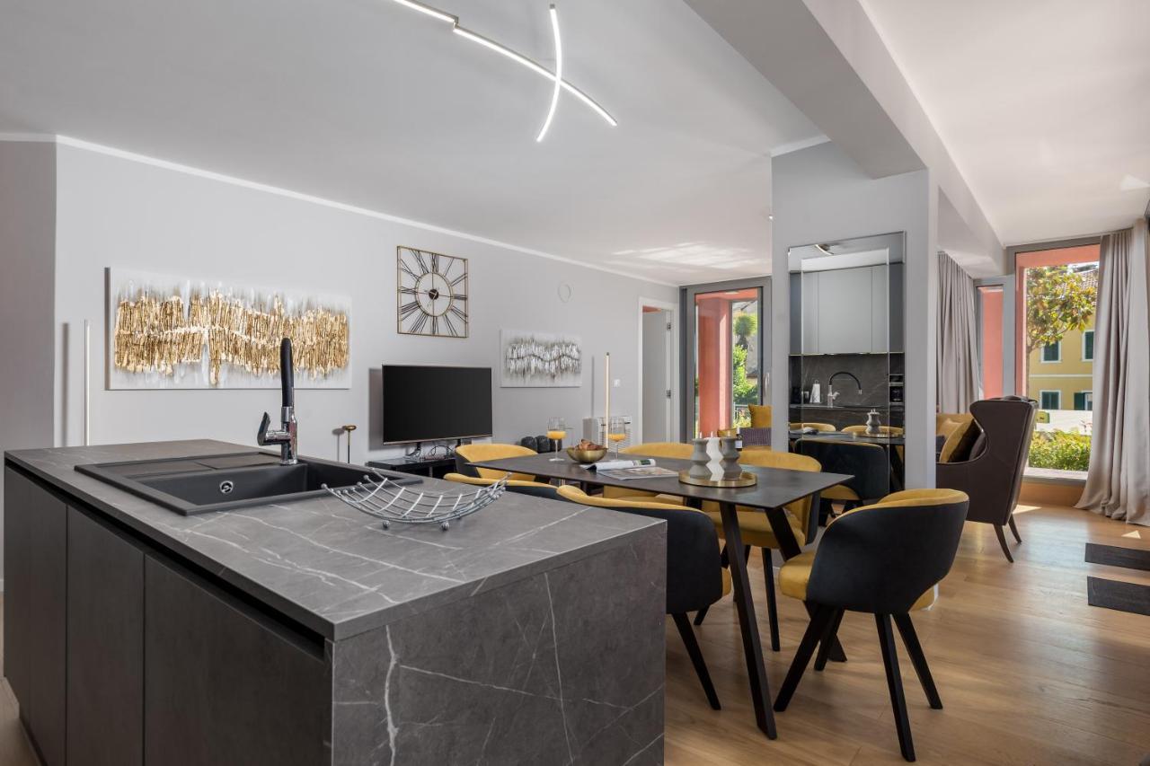 Luxury City Center Apartment -50M To The Sea Опатия Экстерьер фото